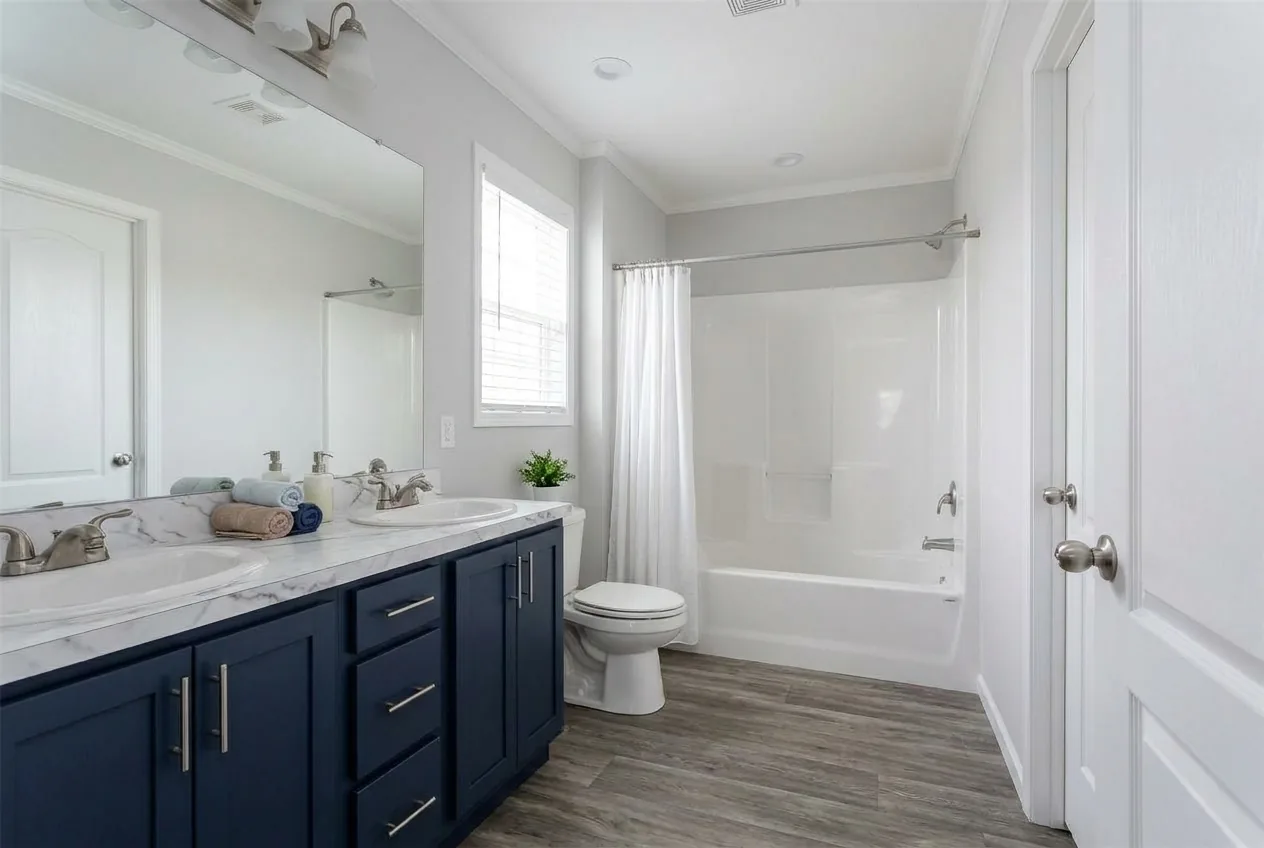 Illustration of the master bathroom in the Santiam 28603C (finishes and options may vary)